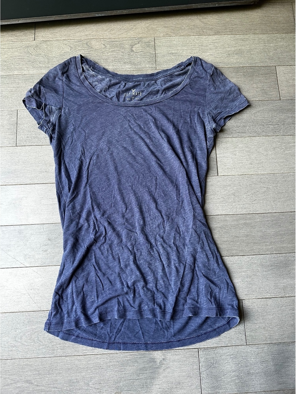 Women’s American Eagle Outfitters Ultimate Navy Blue Scoop Neck T-Shirt Size S